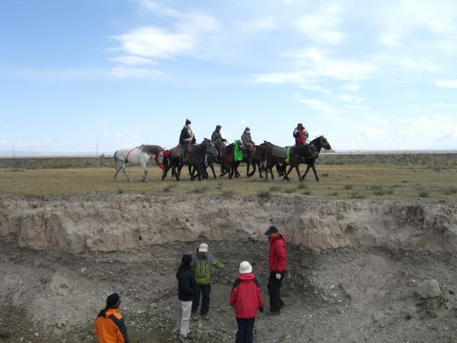  2006:09:12 22:16:12   Tianjun Terrace Pit location - photo 2 - Tibetian horses in background.jpg